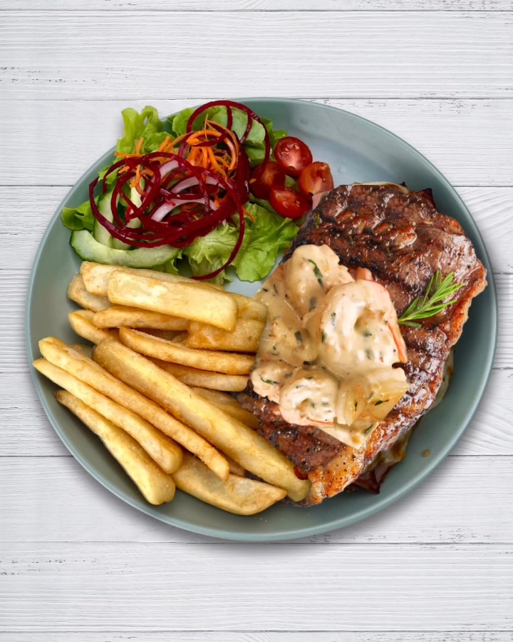 Featured image for “Thursday Specials: Rump & Prawns vs. Ribs & Wings at Club Burleigh”